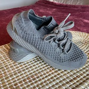 NoBull Knit Runners, Grey and Gum